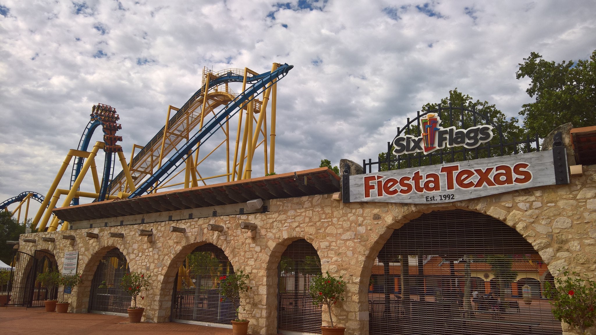 Six Flags Fiesta Texas 2025 1-Day Ticket