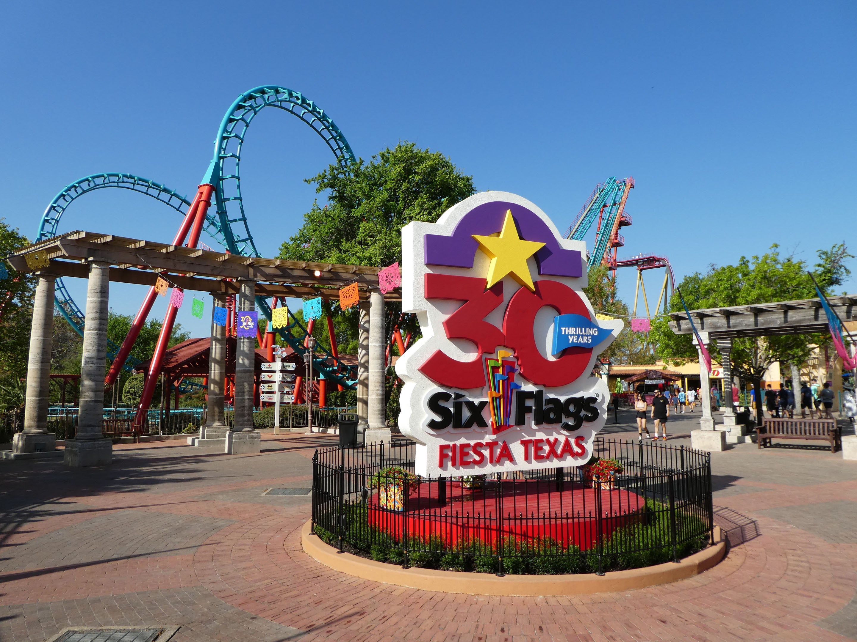 Six Flags Fiesta Texas 2025 1-Day Ticket